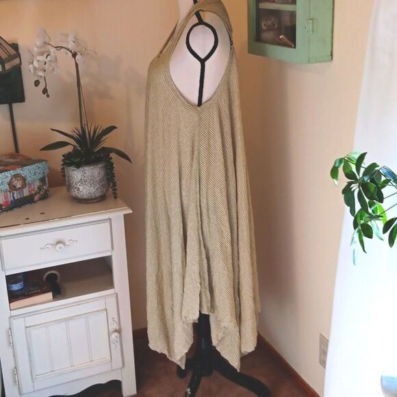 Comfy USA Striped Assymetrical Shift. Coastal. Beachy - Picture 4 of 9